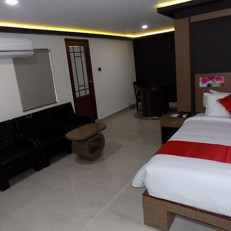 Hotel A J Park Alappuzha Ngoại thất bức ảnh