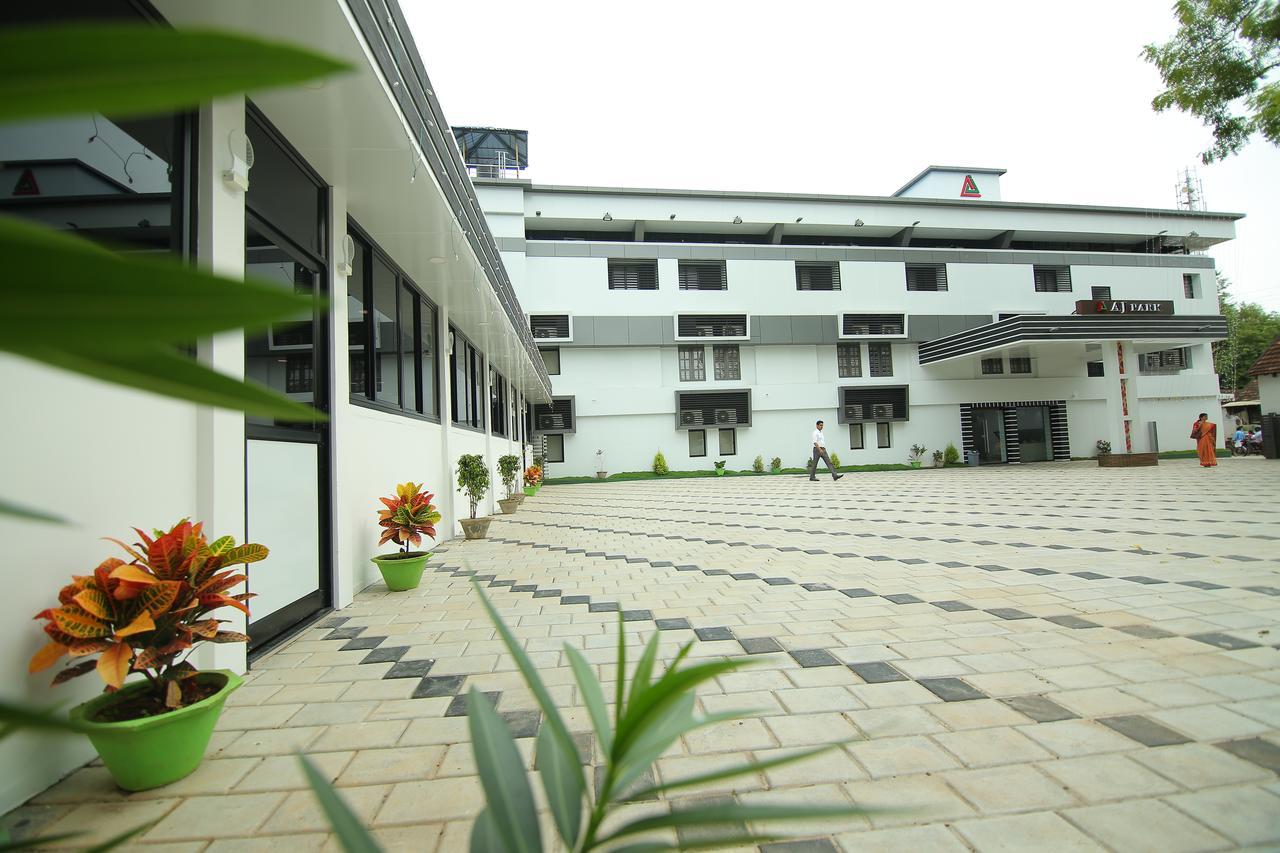 Hotel A J Park Alappuzha Ngoại thất bức ảnh