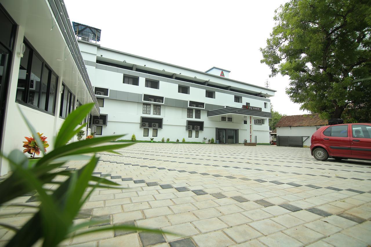 Hotel A J Park Alappuzha Ngoại thất bức ảnh